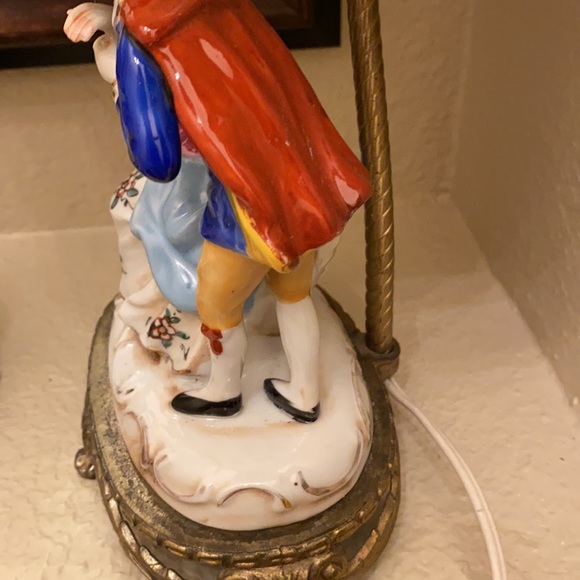 Vintage Boudoir matched pair of lamps without shades - Picture 6 of 14